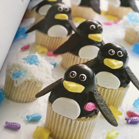 Hello, Cupcake! Book - Picture 6 of 7